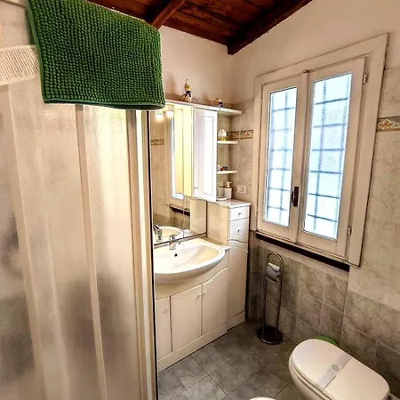 Charming With Terrace By Spanish Steps Ferienhaus